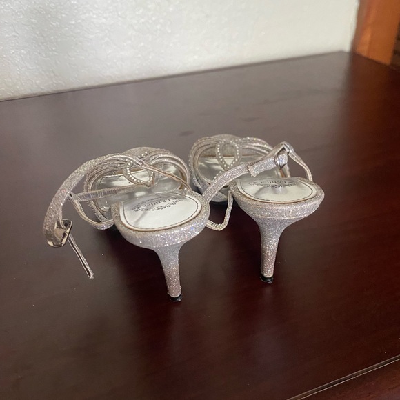 Sparkling silver 2 inch heel - Picture 3 of 3